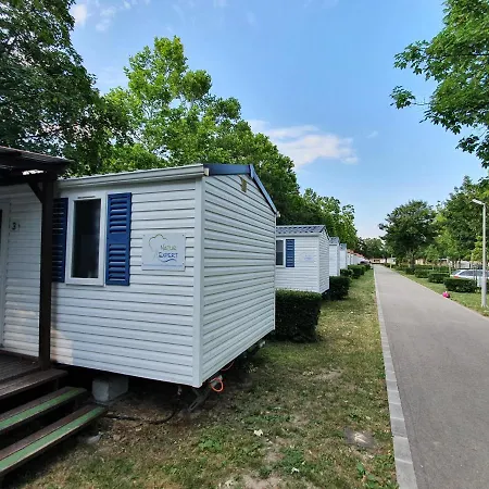 Naturexpert Mobilhazak-fuered Campsite *
