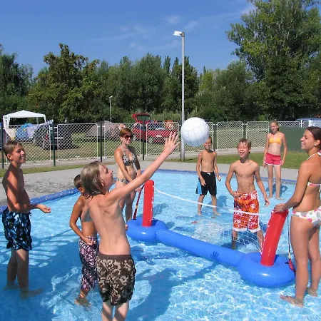Naturexpert Mobilhazak-fuered Campsite *