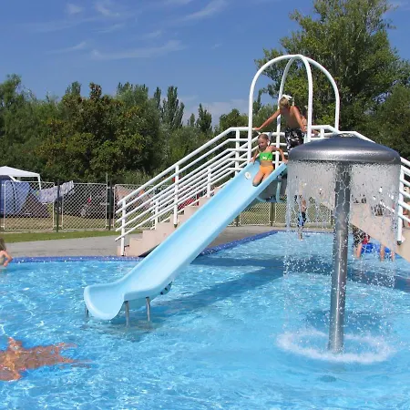 Campsite Naturexpert Mobilhazak-fuered