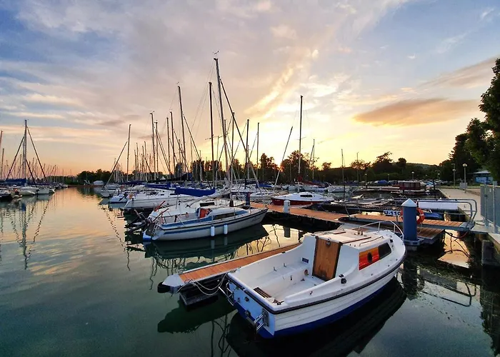 Naturexpert Mobilhazak-fuered Campingplads *