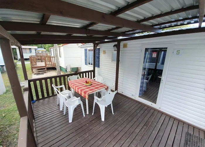 אתר קמפינג Naturexpert Mobilhazak-fuered *