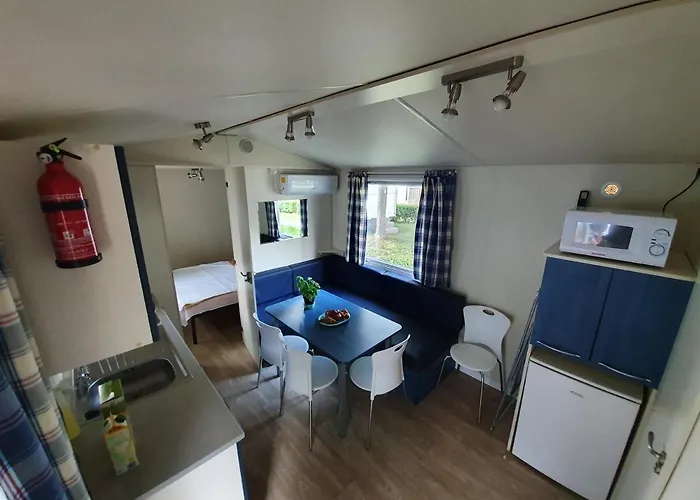 אתר קמפינג Naturexpert Mobilhazak-fuered *