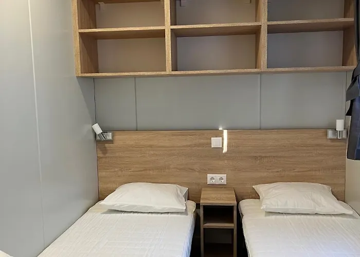 אתר קמפינג Naturexpert Mobilhazak-fuered *