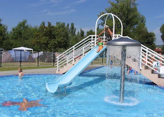 אתר קמפינג Naturexpert Mobilhazak-fuered